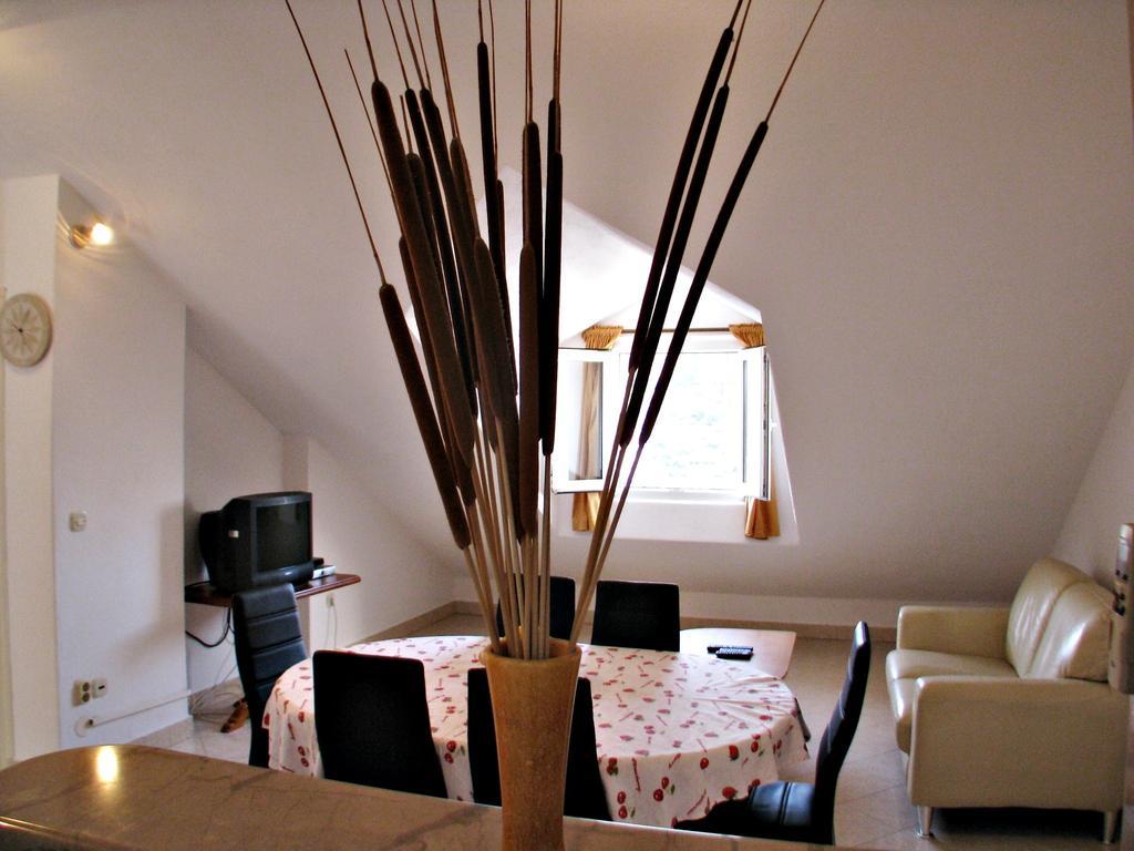 Apartment Martinic Pucisca Habitación foto