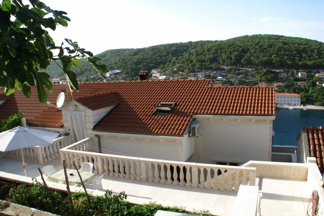 Apartment Martinic Pucisca Exterior foto